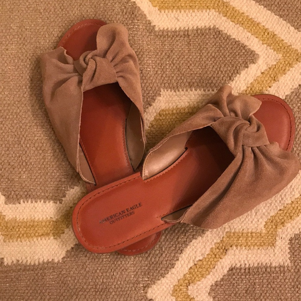 Bow tie sandals